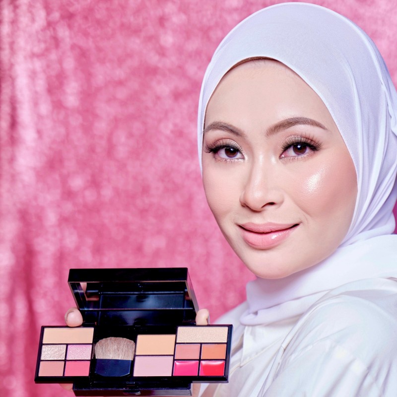 5.5 LABOUR DAY SALE SWEET ROSELLE MAKEUP KIT